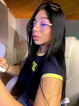 Maddy Piink online show from October 3, 2025, 8:28 pm