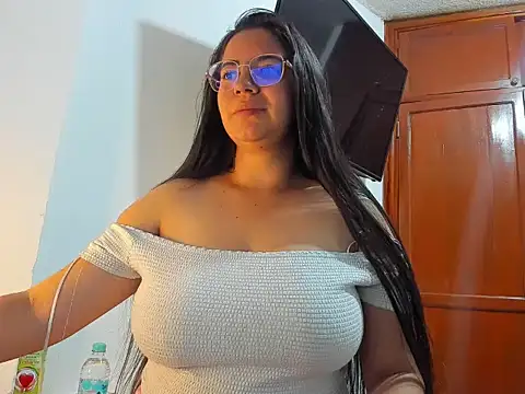 Snapshot of Danilua_ chatting on November 15, 2025, 1:14 am Danilua online show from November 15, 2025, 1:14 am