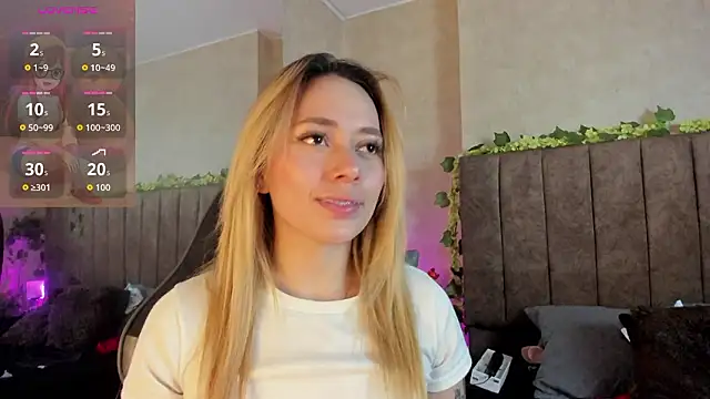 Snapshot of LanaMills_ chatting on February 3, 2026, 4:43 am LanaMills online show from February 3, 2026, 4:43 am