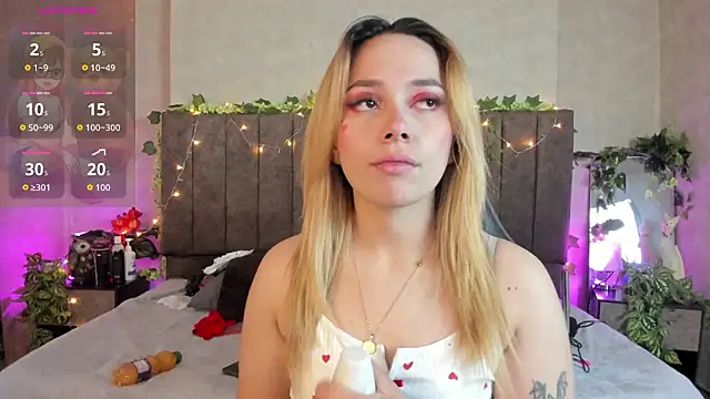 Snapshot of LanaMills_ chatting on February 15, 2026, 5:26 am LanaMills online show from February 15, 2026, 5:26 am