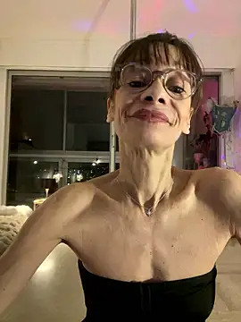 Chris06d22xh online show from January 10, 2026, 8:10 pm