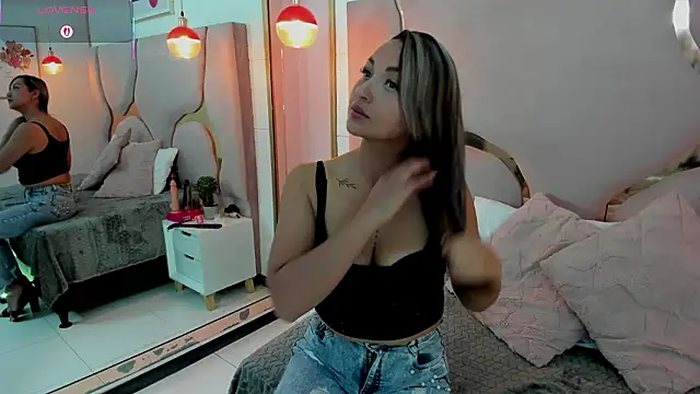 Maiyajoness online show from February 14, 2026, 4:42 am