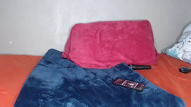 Lunalee online show from March 18, 2026, 11:19 pm