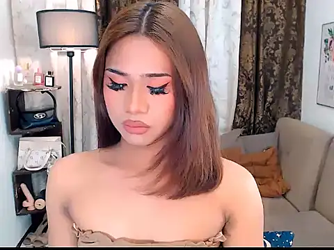 Snapshot of asianlatina69 chatting on October 15, 2025, 10:21 pm asianlatina69 online show from October 15, 2025, 10:21 pm