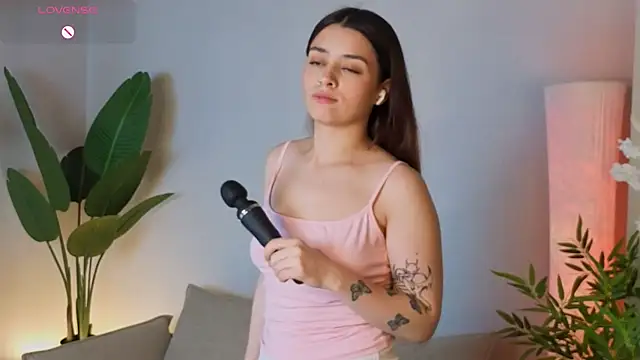 Lustr0us online show from October 6, 2025, 11:51 am