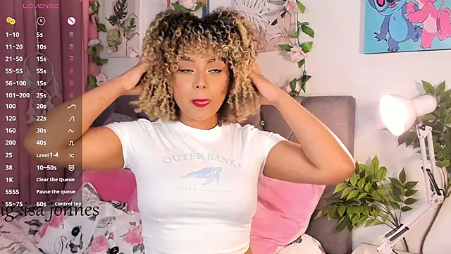 Snapshot of isajonnes18 chatting on February 20, 2026, 12:07 am isajonnes18 online show from February 20, 2026, 12:07 am