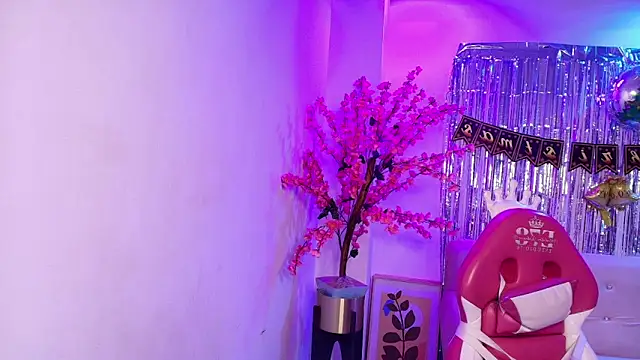 Anie johnson online show from December 13, 2025, 7:53 pm