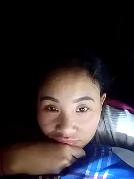 Snapshot of Ruaiuoi chatting on April 2, 2026, 9:23 pm Ruaiuoi online show from April 2, 2026, 9:23 pm