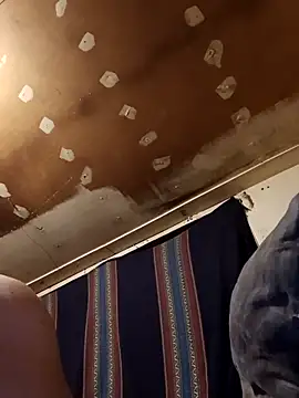 lucho2328 online show from September 18, 2025, 11:07 pm