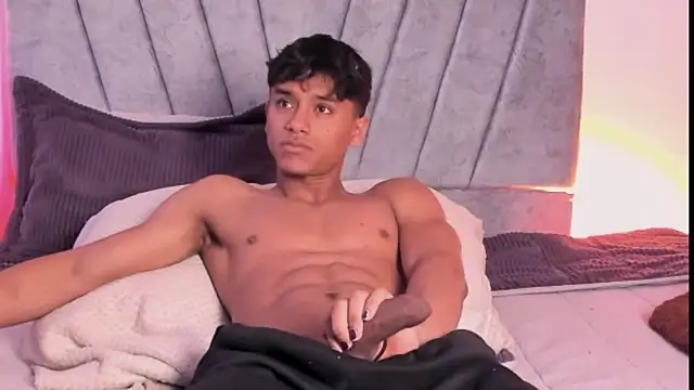 Snapshot of ZYZZ1312 chatting on November 4, 2025, 3:22 pm ZYZZ1312 online show from November 4, 2025, 3:22 pm