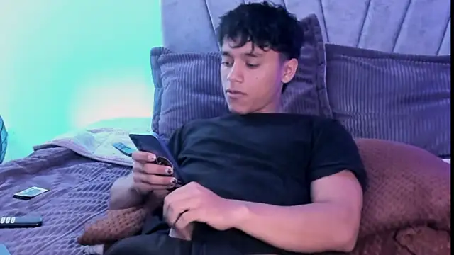 Snapshot of ZYZZ1312 chatting on November 13, 2025, 4:28 pm ZYZZ1312 online show from November 13, 2025, 4:28 pm