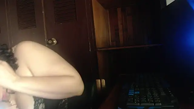 Snapshot of sthepany_gold chatting on September 18, 2025, 2:02 am sthepany gold online show from September 18, 2025, 2:02 am