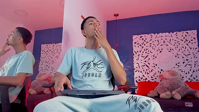 Snapshot of Adonis_WB chatting on September 10, 2025, 9:15 pm Adonis WB online show from September 10, 2025, 9:15 pm