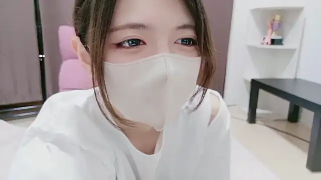 Azusa DoMybest online show from May 29, 2026, 6:33 am