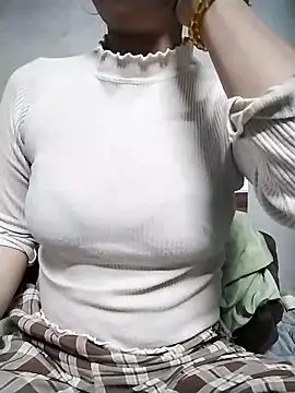 Mie rose online show from February 2, 2026, 1:32 pm