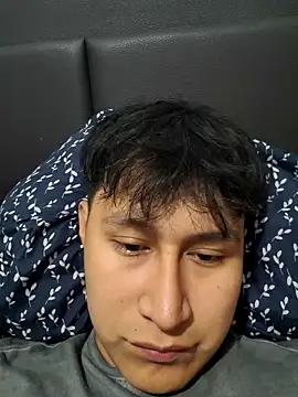 Snapshot of surdotravieso chatting on May 13, 2026, 1:03 am surdotravieso online show from May 13, 2026, 1:03 am