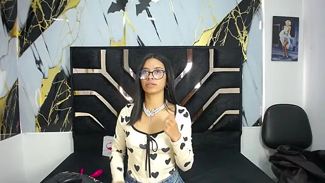 Snapshot of Miahotcs1 chatting on February 10, 2026, 2:10 pm Miahotcs1 online show from February 10, 2026, 2:10 pm