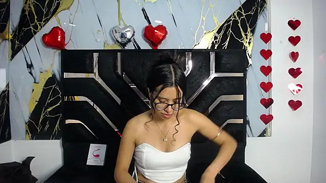 Snapshot of Miahotcs1 chatting on February 19, 2026, 12:56 pm Miahotcs1 online show from February 19, 2026, 12:56 pm