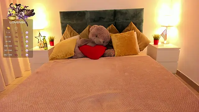 mishapallmer online show from September 24, 2025, 5:33 am