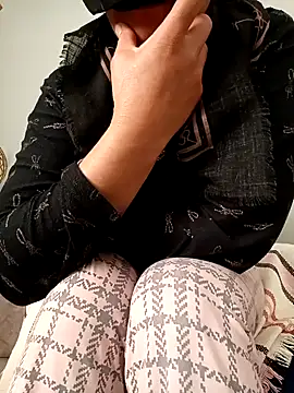 ezgi2545 online show from November 21, 2025, 10:36 am