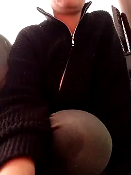 ezgi2545 online show from February 9, 2026, 6:39 am