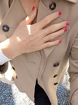 Snapshot of pink-mai chatting on March 27, 2026, 4:07 am pink-mai online show from March 27, 2026, 4:07 am