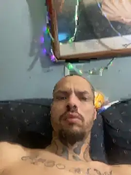 ColDreaMZz93 online show from April 7, 2026, 8:20 pm