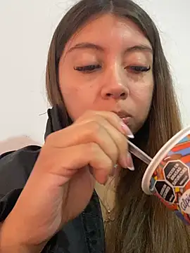 Sara-cooper2 online show from April 1, 2026, 1:41 pm