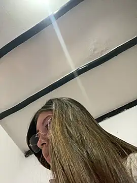 Sara-cooper2 online show from June 27, 2026, 3:33 am