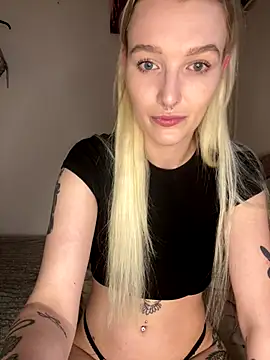 lovecassyrose online show from November 25, 2025, 7:08 am