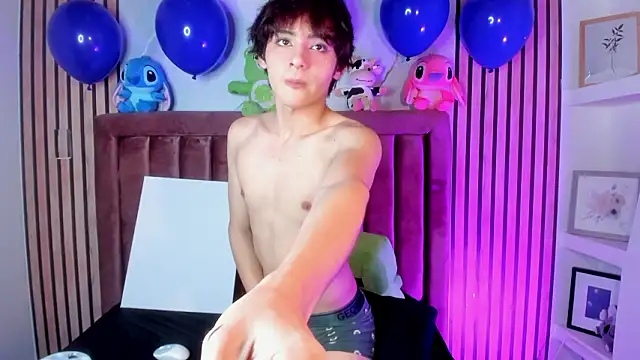 MathiasGreen  online show from February 15, 2026, 3:14 am