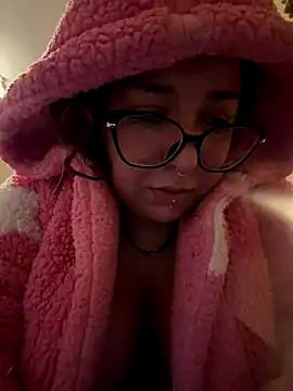 chiaretta loveit online show from November 21, 2025, 11:42 am