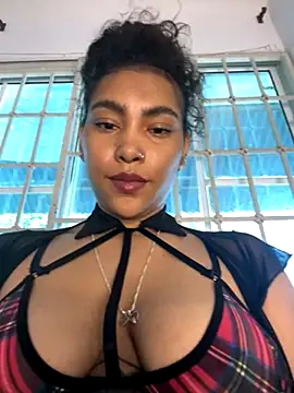 SophieD online show from October 9, 2025, 1:53 pm