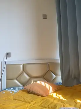 Mier-cn online show from October 23, 2025, 2:33 am