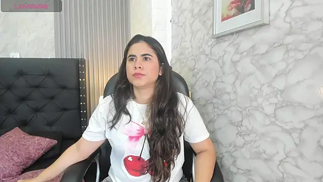 Snapshot of alicy__torres chatting on April 30, 2026, 12:33 pm alicy torres online show from April 30, 2026, 12:33 pm