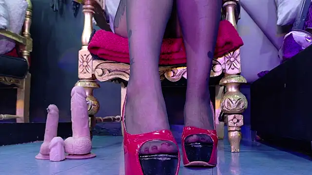 EvaSabath online show from September 16, 2025, 5:25 pm