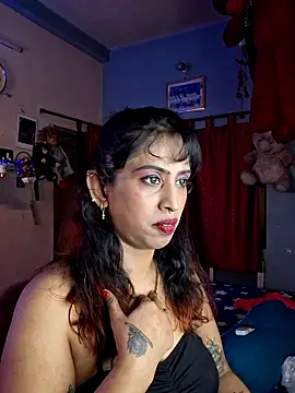 Snapshot of Love_Beauty01 chatting on May 22, 2026, 4:34 pm Love Beauty01 online show from May 22, 2026, 4:34 pm