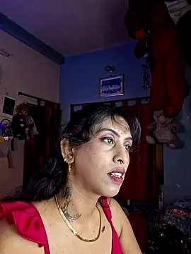 Snapshot of Love_Beauty01 chatting on June 4, 2026, 6:47 pm Love Beauty01 online show from June 4, 2026, 6:47 pm