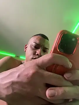 AlphaMasterXxx online show from April 7, 2026, 6:52 pm