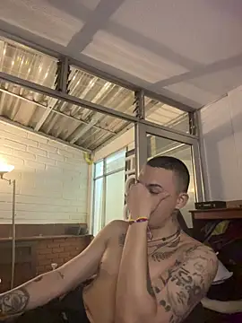 AlphaMasterXxx online show from May 14, 2026, 5:47 am