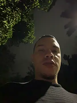 AlphaMasterXxx online show from May 25, 2026, 4:07 am