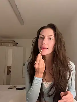 MilaRenee online show from March 15, 2026, 9:54 pm