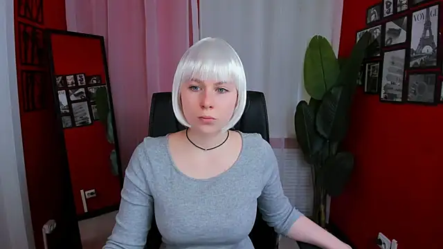 Snapshot of EvaCrosby chatting on September 24, 2025, 10:18 am EvaCrosby online show from September 24, 2025, 10:18 am