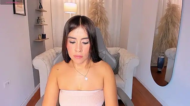 Natalia Leon8 online show from March 5, 2026, 3:46 am