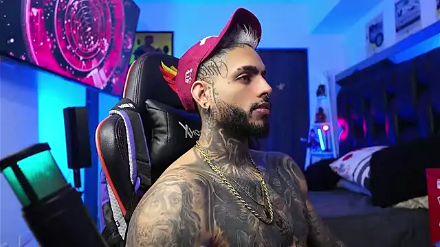 logan hugh8 online show from February 4, 2026, 1:00 am