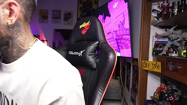 logan hugh8 online show from March 20, 2026, 6:18 am