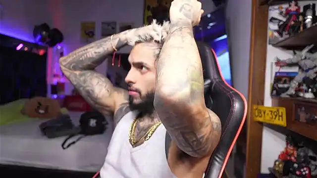 logan hugh8 online show from March 23, 2026, 5:11 am