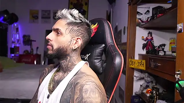 logan hugh8 online show from April 10, 2026, 6:07 am