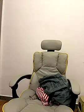 coco-o online show from September 15, 2025, 1:11 pm