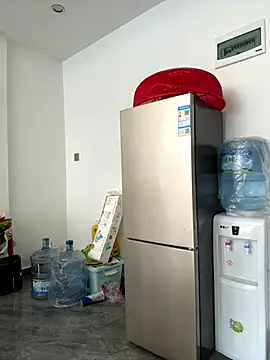 coco-o online show from September 16, 2025, 2:23 am